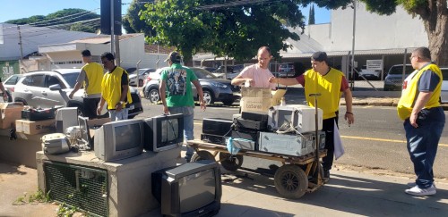 Fundação Allan Kardec transforma 232,5 toneladas de lixo eletrônico em renda e dignidade