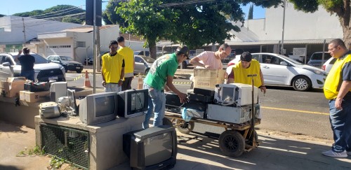 Allan Kardec realiza 7&ordm; Ped&aacute;gio de Eletr&ocirc;nicos em Franca para incentivar descarte consciente e inclus&atilde;o social